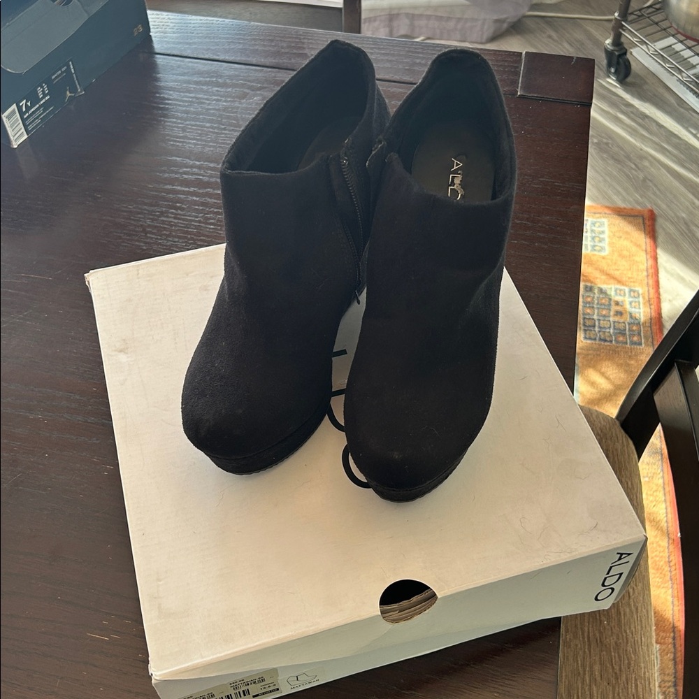 Aldo Mattawan Black Ankle Boots